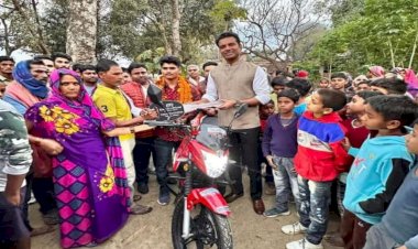 MP बनने को इस्तीफा देने वाले  IAS अभिषेक सिंह को क्या दोबारा मिल सकती है नौकरी ?  