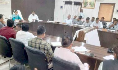 बीएलओ बूथों की रखें जानकारी, बढ़ाएं मतदान प्रतिशत : सीडीओ