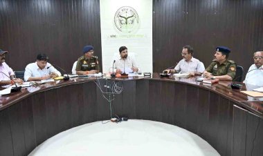 प्रभावी पैरवी कर अपराधियों को दिलाएं सजा : डीएम