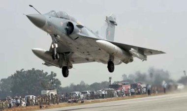 आगरा-लखनऊ एक्सप्रेस-वे पर लड़ाकू विमानों ने की रिहर्सल