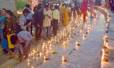11 लाख दीप जलाकर मनाया गया चित्रकूट गौरव दिवस