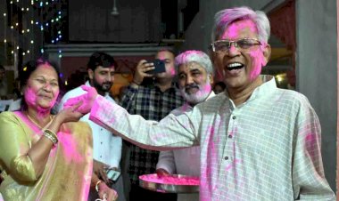 ’भए प्रकट कृपाला दीनदयाला, कौशल्या हितकारी’