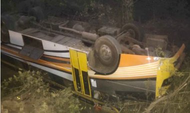 चुनाव ड्यूटी से लौट रहे पुलिस जवान और होमगार्ड सैनिकों की बस पलटी, 21 जवान घायल