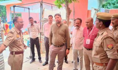 मतदान कार्मिकों के द्वितीय प्रशिक्षण का डीएम-एसपी ने किया निरीक्षण