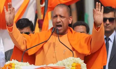 सपा ने बुंदेलखंड के युवाओं के हाथों में तमंचे पकड़ाए, हमने थमाया टैबलेट : योगी आदित्यनाथ