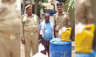 चित्रकूट : पुलिस ने दो लोगों के कब्जे से कच्ची शराब किया बरामद