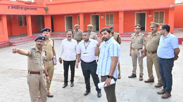 पुलिस प्रेक्षक ने चुनाव की तैयारियों का लिया जायजा