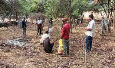 समिति ने साक्षी गोपाल मंदिर के पास चलाया सफाई अभियान