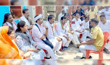 पीड़ित परिवार को कांग्रेस प्रतिनिधि मंडल ने बंधाया ढ़ाढ़स