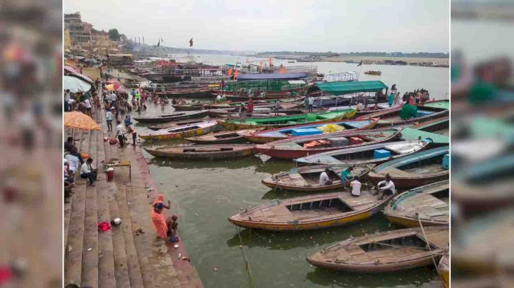 पहाड़ों पर बरसात से काशी में गंगा का जलस्तर में बढ़ा, घाट किनारे हुई सफाई