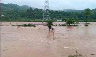 हिमाचल प्रदेश में भूस्खलन से चार एनएच सहित 338 सड़कें बंद, पांच जिलों में बाढ़ का अलर्ट