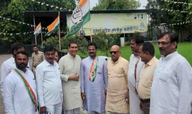 पुष्पेंद्र सिंह समर्थकों के साथ कांग्रेस पार्टी में फिर से शामिल