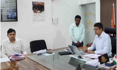 ई-आफिस का डीएम ने किया शुभारंभ