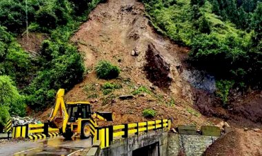 पहाड़ों पर डरा रहा मौसम, राष्ट्रीय राजमार्ग समेत कई सड़कें अवरुद्ध, 2 सितंबर तक येलाे अलर्ट