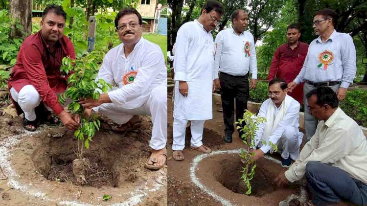 अतर्रा पोस्ट ग्रेजुएट कॉलेज में स्वतंत्रता दिवस समारोह एवं वृक्षारोपण अभियान