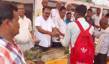 भाद्रपद अमावस्या पर गल्ला व्यापारियों ने किया विशाल भंडारा