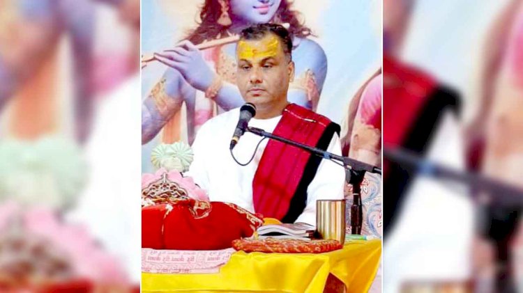 श्री गिरिराज में राधेश्याम तो कामतानाथ में विराजते है सीताराम : नवलेश दीक्षित