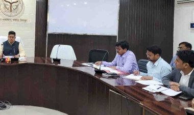 डीएम ने सड़क सुरक्षा समिति की बैठक कर दिए निर्देश