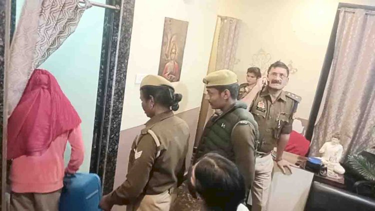 जालौन : स्पा सेंटर पर पुलिस का छापा, अवैध सामग्री मिली