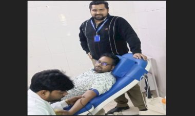 बैंक शाखा बांदा में रक्तदान शिविर का आयोजन, बैंक कर्मियों ने किया रक्तदान