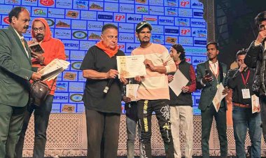 लवलेश सिंहा ने खजुराहो इंटरनेशनल फिल्म फेस्टिवल में जीता 'अंतरराष्ट्रीय फिल्म अवॉर्ड', बुंदेलखंड का नाम किया रौशन