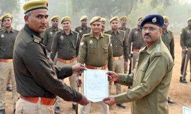 पीआरवी कमांडर व टीम को सराहनीय कार्य के लिए किया सम्मानित