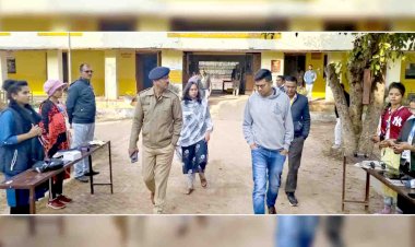 डीएम-एसपी ने पीसीएस परीक्षा का लिया जायजा