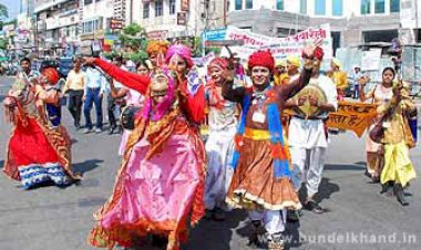 बांदा :  कलाकारों को अपना हुनर दिखाने को मिलेगा प्रदेश में मंच