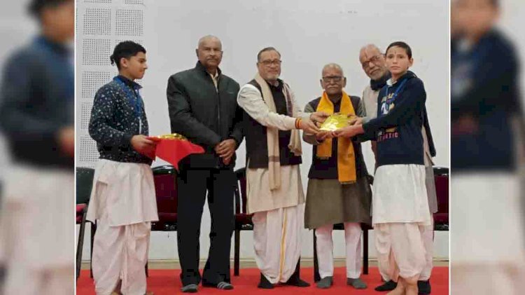 संस्कृत श्लोक अन्त्याक्षी की हुई प्रतियोगिता