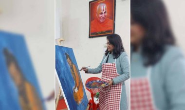 कार्यशाला में तूलिका से उकेर रहे चित्रकूट और प्रयाग की महिमा