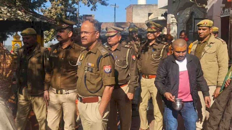 पैदल भ्रमण कर एसपी ने सुरक्षा व्यवस्था का लिया जायजा