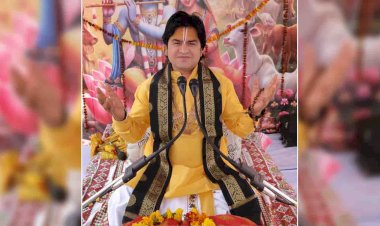 नंद घर आनंद भयो जय कन्हैया लाल की...