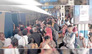 रेलवे पुलिस को गेट खुलवाने में करना पड़ता है जद्दोजहद