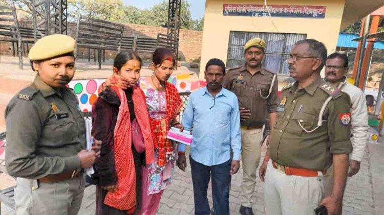 पुलिस ने मंदिर से बिछड़ी बेटी को मां से मिलाया