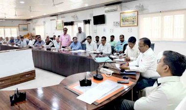 डीएम ने चकबंदी कार्यो की समीक्षा कर जल्द कार्य पूर्ण करने के दिए निर्देश