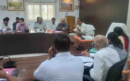 समस्या निस्तारण में गलत रिपोर्ट हुई तो जिम्मेदार होंगें संबंधित अधिकारी : एडीएम