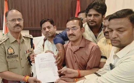 काली पट्टी बांधकर सड़कों पर उतरे पत्रकार, प्रदर्शन कर सौंपा ज्ञापन