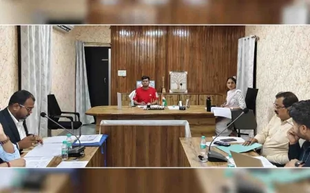 प्रत्येक दशा में मार्च तक पहुंचे हर घर जल : डीएम