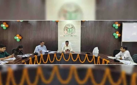 सीएम डैशबोर्ड में इस माह प्रगति न होने पर की जाएगी कार्यवाही : डीएम