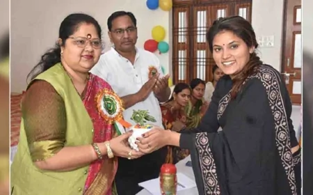 द हंस फाउंडेशन ने महिला सम्मान दिवस का किया आयोजन