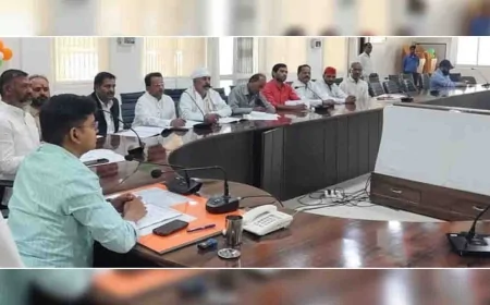 राजनैतिक दलों के साथ बैठक कर किया विचार विमर्श