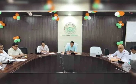 जल्द बनाएअधूरे शौचालय, तभी मिलेगी दूसरी किश्त : डीएम