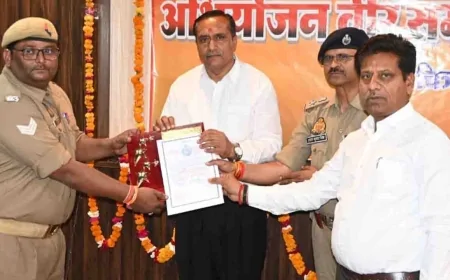 अभियुक्तो को सजा दिलाने वाले डीजीसी, एडीजीसी, पैरोकार, कोर्ट मुहर्रिर सम्मानित