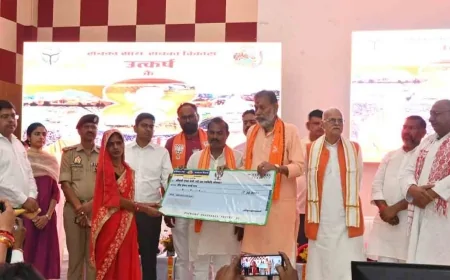 प्रभारी मंत्री ने बताई आठ साल की उपलब्धियां, विकास पुस्तिका का किया विमोचन