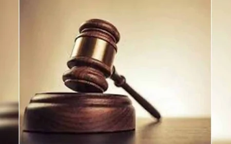 मारपीट और रंगदारी को लेकर कोर्ट ने दो पुलिसकर्मियों पर मुकदमा दर्ज करने के दिए आदेश