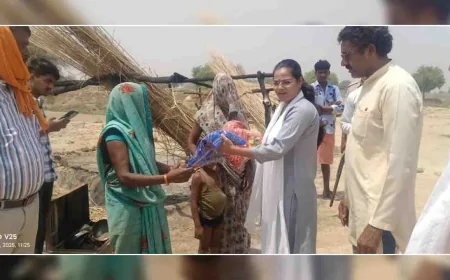 भगवान भजनाश्रम ट्रस्ट ने अग्नि प्रभावित लोगों को बांटी सहायता सामग्री