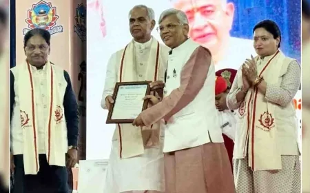 उत्कृष्ट सेवाओं के लिए डॉ. जैन को मिला डी. लिट् सम्मान