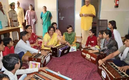 महिला आयोग अध्यक्ष ने व्यक्तित्व विकास शिविर का किया निरीक्षण