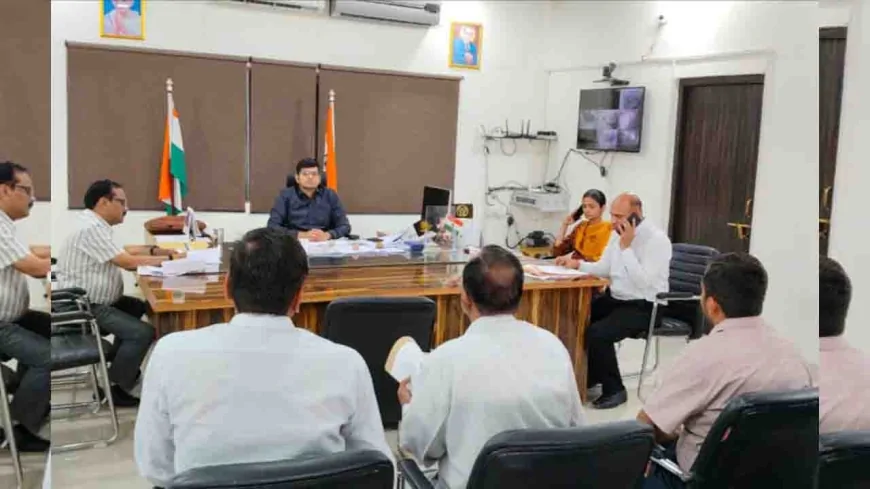 विभाग निर्माण कार्य का लेबर सेस उपकर खाता में जमा कराएं : डीएम