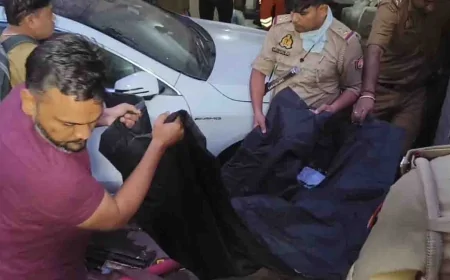 कानपुर में पांच मंजिला इमारत में लगी आग, पति-पत्नी और तीन बेटियों की मौत